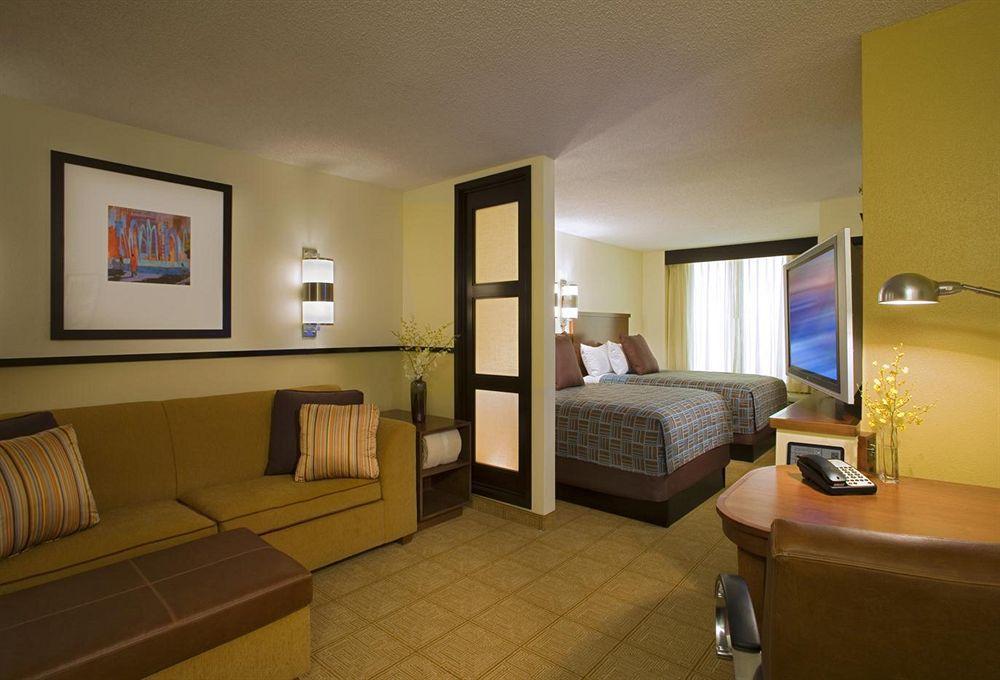 Hyatt Place San Antonio Northwest/Medical Center Room photo