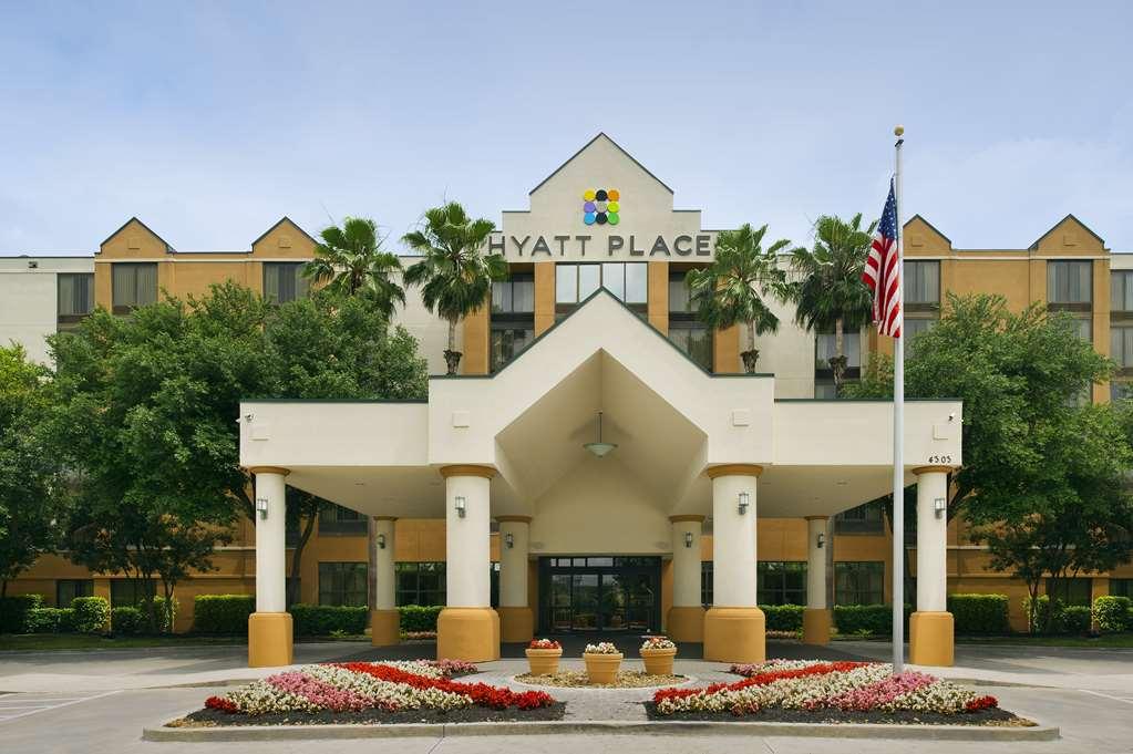 Hyatt Place San Antonio Northwest/Medical Center Exterior photo